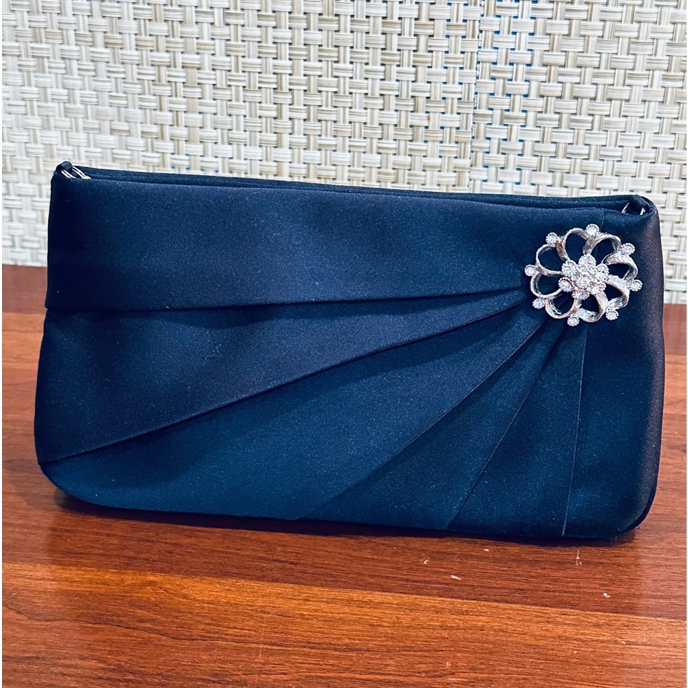 🌟HP🌟VTG 1990s Black Satin Pleated & Rhinestone Brooch Evening Bag Preston York - Picture 3 of 10